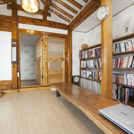 Vine Hanok Guesthouse Seúl Exterior foto