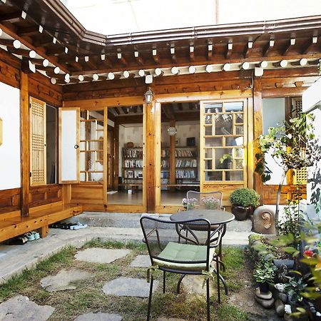 Vine Hanok Guesthouse Seúl Exterior foto